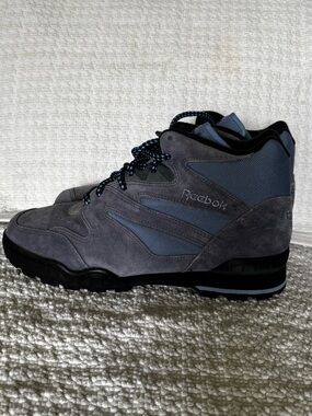 RARE Vtg Reebok hiking boot sneaker womens 11, men’s 9.5 blue/gray